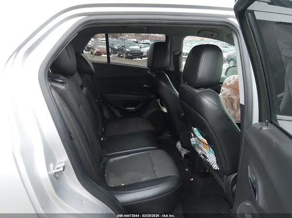 KL7CJLSB5JB729611 2018 CHEVROLET TRAX - Image 8