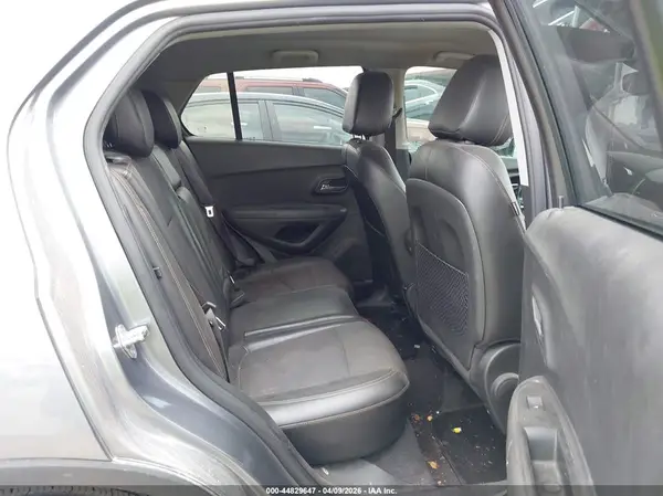 KL7CJLSB5KB740965 2019 CHEVROLET TRAX - Image 8