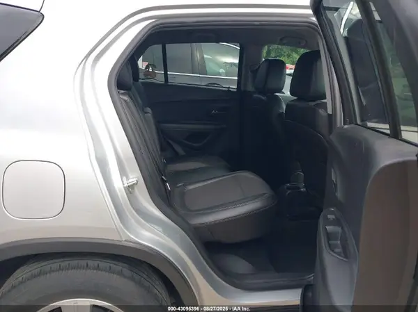 KL7CJLSB5KB751710 2019 CHEVROLET TRAX - Image 8