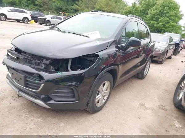 KL7CJLSB5KB819536 2019 CHEVROLET TRAX - Image 2