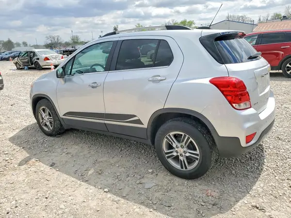 KL7CJLSB5KB833436 2019 CHEVROLET TRAX - Image 2