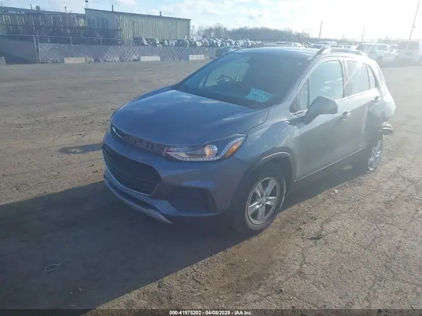 KL7CJLSB5KB850575 2019 CHEVROLET TRAX - Image 2
