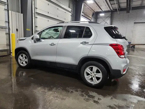 KL7CJLSB5KB864783 2019 CHEVROLET TRAX - Image 2