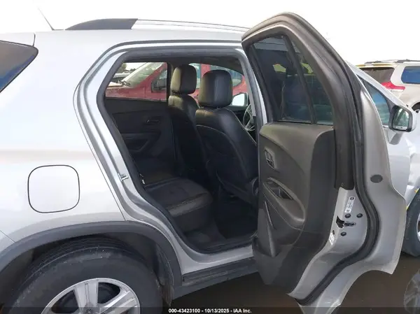KL7CJLSB5KB893930 2019 CHEVROLET TRAX - Image 8
