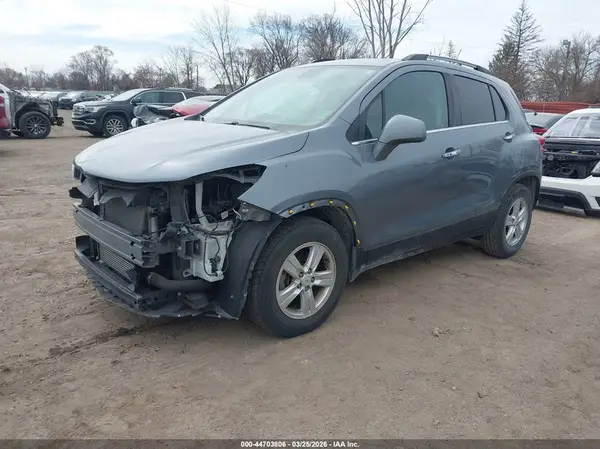 KL7CJLSB5KB903677 2019 CHEVROLET TRAX - Image 2