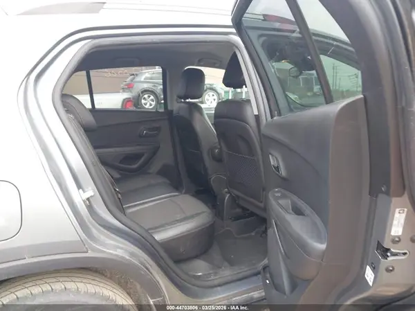 KL7CJLSB5KB903677 2019 CHEVROLET TRAX - Image 8
