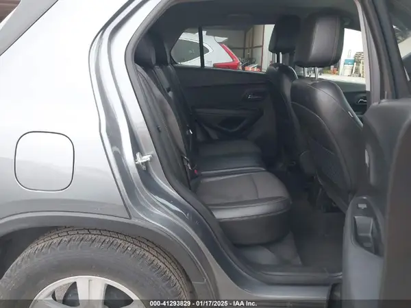 KL7CJLSB5KB904943 2019 CHEVROLET TRAX - Image 8