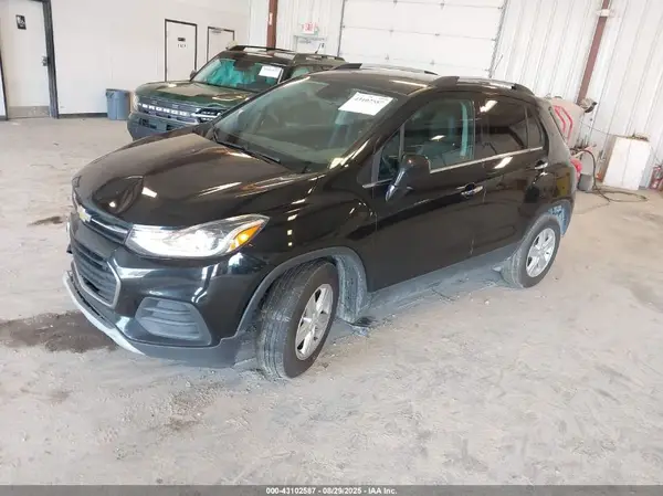 KL7CJLSB5KB909916 2019 CHEVROLET TRAX - Image 2