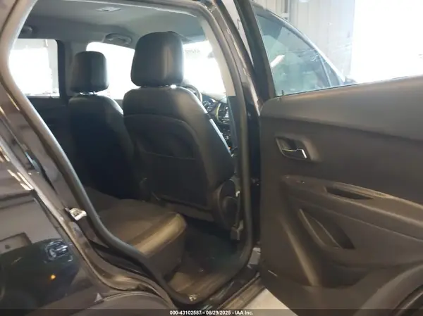 KL7CJLSB5KB909916 2019 CHEVROLET TRAX - Image 8