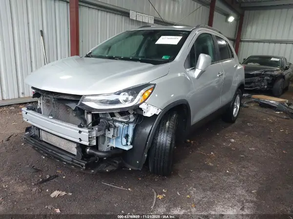 KL7CJLSB5KB915604 2019 CHEVROLET TRAX - Image 2