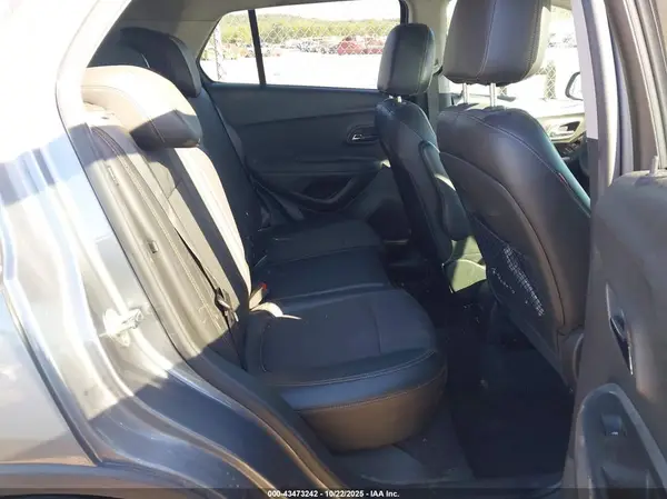 KL7CJLSB5KB928837 2019 CHEVROLET TRAX - Image 8