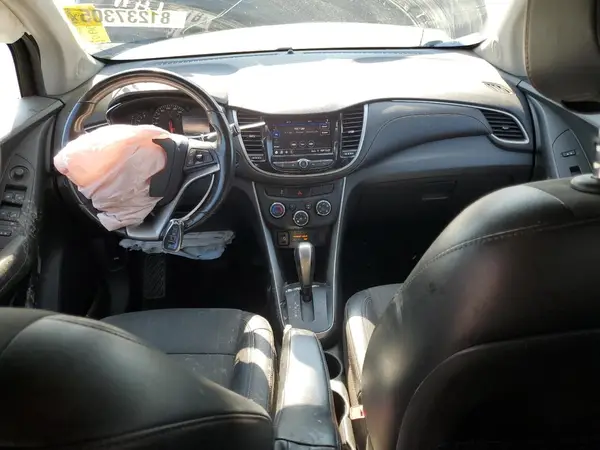 KL7CJLSB5LB006411 2020 CHEVROLET TRAX - Image 8