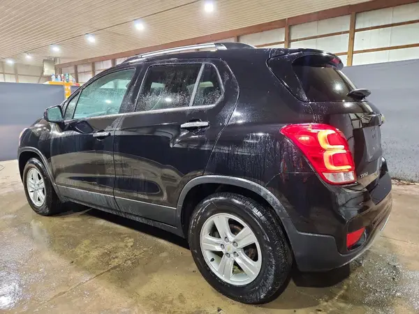 KL7CJLSB5LB030207 2020 CHEVROLET TRAX - Image 2