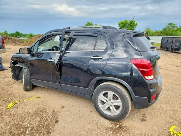 KL7CJLSB5LB038274 2020 CHEVROLET TRAX - Image 2
