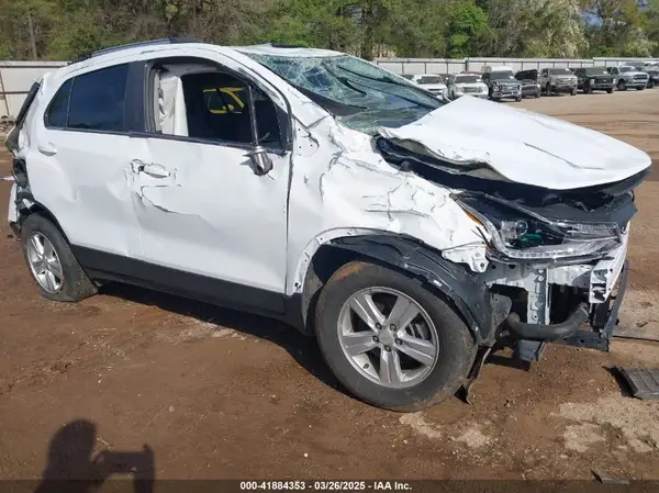 KL7CJLSB5LB315103 2020 CHEVROLET TRAX - Image 1