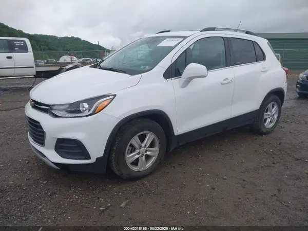 KL7CJLSB5LB321953 2020 CHEVROLET TRAX - Image 2