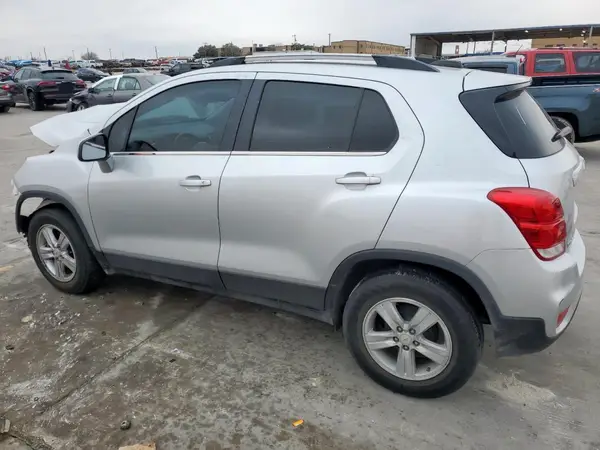KL7CJLSB5LB322407 2020 CHEVROLET TRAX - Image 2