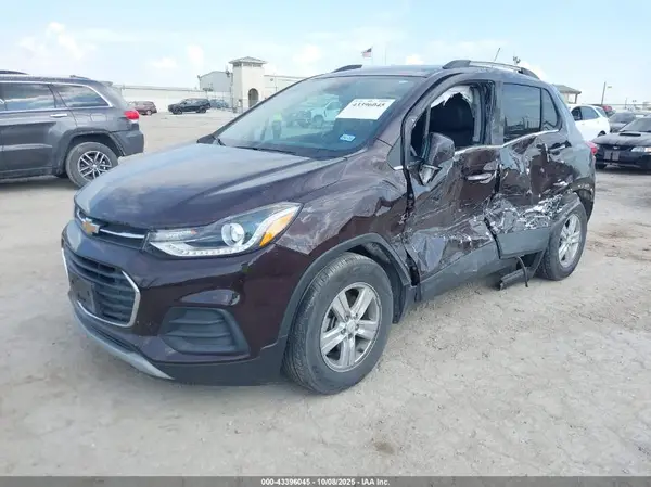 KL7CJLSB5LB349817 2020 CHEVROLET TRAX - Image 2