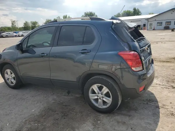 KL7CJLSB5MB305155 2021 CHEVROLET TRAX - Image 2