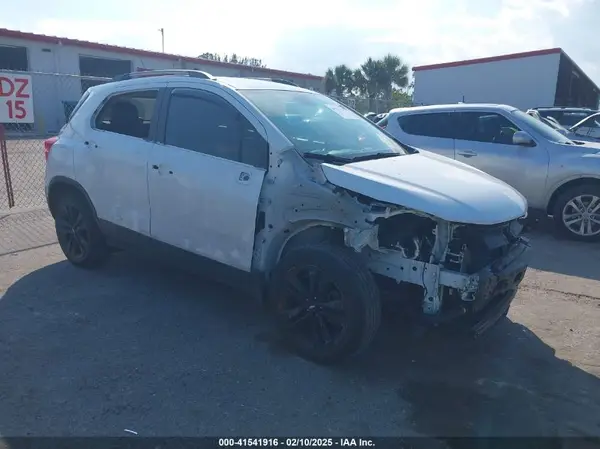 KL7CJLSB5MB311411 2021 CHEVROLET TRAX - Image 1