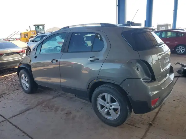 KL7CJLSB5MB311649 2021 CHEVROLET TRAX - Image 2