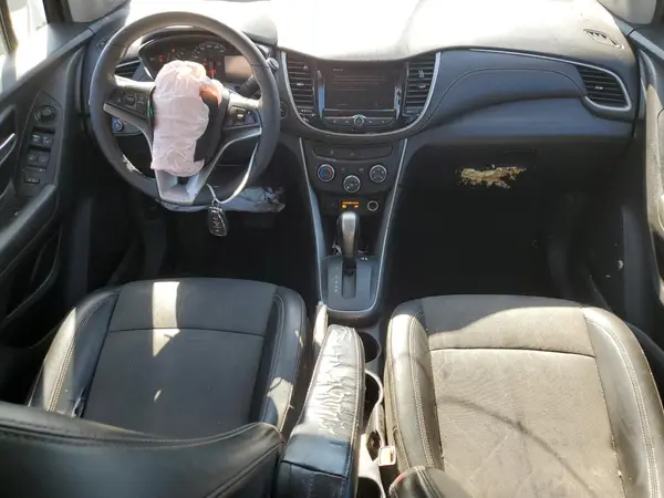 KL7CJLSB5MB318164 2021 CHEVROLET TRAX - Image 8