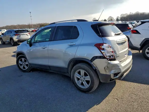 KL7CJLSB5MB323882 2021 CHEVROLET TRAX - Image 2