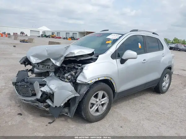 KL7CJLSB5MB334123 2021 CHEVROLET TRAX - Image 2
