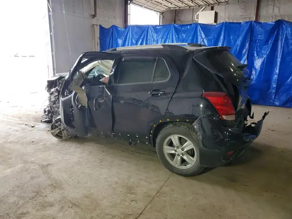 KL7CJLSB5MB337832 2021 CHEVROLET TRAX - Image 2