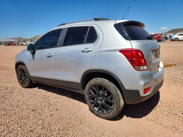KL7CJLSB5MB338592 2021 CHEVROLET TRAX - Image 2