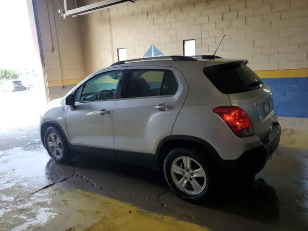 KL7CJLSB6GB649257 2016 CHEVROLET TRAX - Image 2