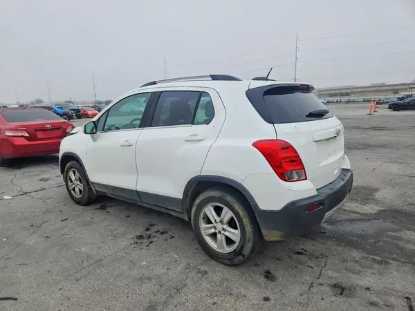 KL7CJLSB6GB715807 2016 CHEVROLET TRAX - Image 2