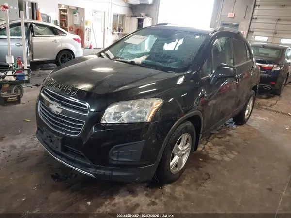 KL7CJLSB6GB736382 2016 CHEVROLET TRAX - Image 2