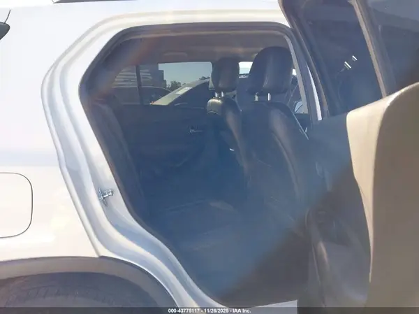 KL7CJLSB6HB088558 2017 CHEVROLET TRAX - Image 8