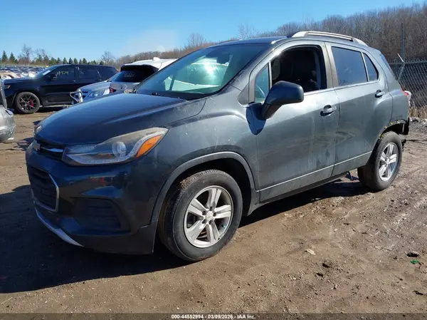 KL7CJLSB6HB149729 2017 CHEVROLET TRAX - Image 2