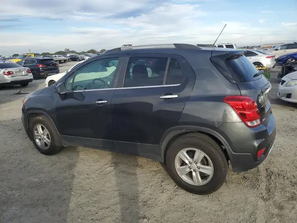 KL7CJLSB6HB163064 2017 CHEVROLET TRAX - Image 2
