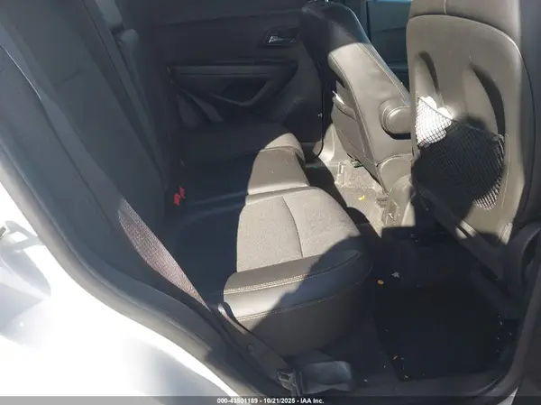 KL7CJLSB6HB196307 2017 CHEVROLET TRAX - Image 8
