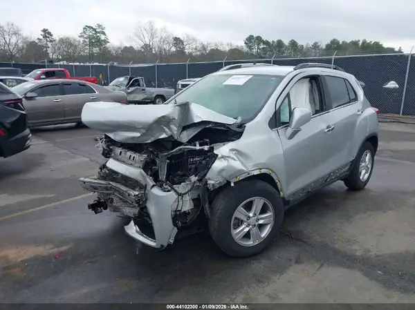 KL7CJLSB6HB231623 2017 CHEVROLET TRAX - Image 2