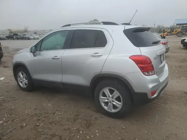 KL7CJLSB6JB506896 2018 CHEVROLET TRAX - Image 2