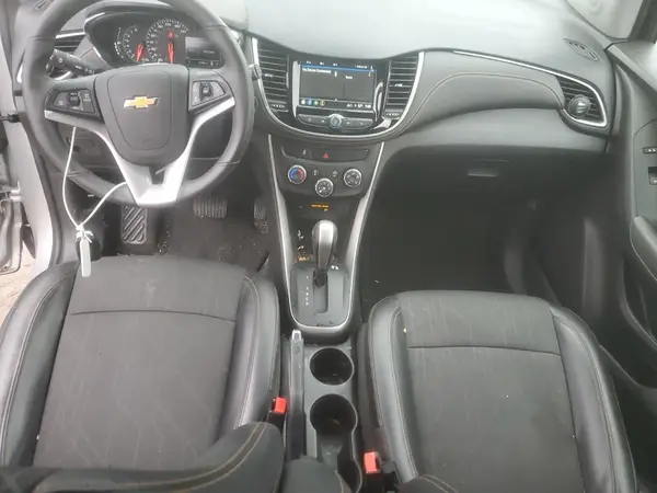 KL7CJLSB6JB506896 2018 CHEVROLET TRAX - Image 8
