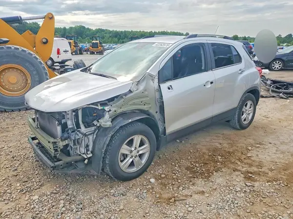KL7CJLSB6JB508082 2018 CHEVROLET TRAX - Image 1