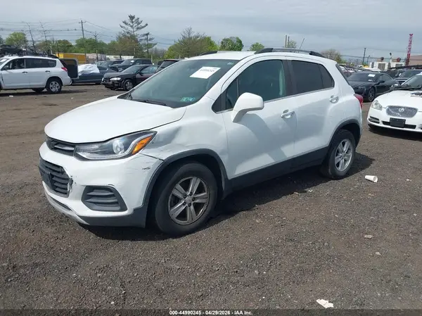 KL7CJLSB6JB510060 2018 CHEVROLET TRAX - Image 2