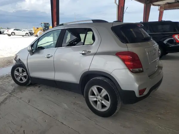 KL7CJLSB6JB520443 2018 CHEVROLET TRAX - Image 2