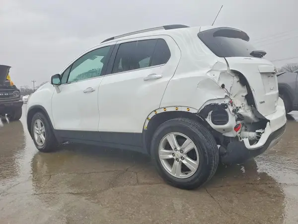 KL7CJLSB6JB535847 2018 CHEVROLET TRAX - Image 2