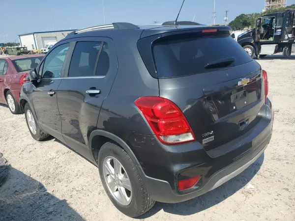 KL7CJLSB6JB580996 2018 CHEVROLET TRAX - Image 2