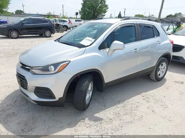 KL7CJLSB6JB586541 2018 CHEVROLET TRAX - Image 2