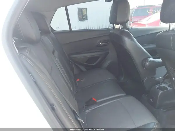 KL7CJLSB6JB592601 2018 CHEVROLET TRAX - Image 8
