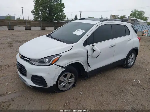 KL7CJLSB6JB605847 2018 CHEVROLET TRAX - Image 2