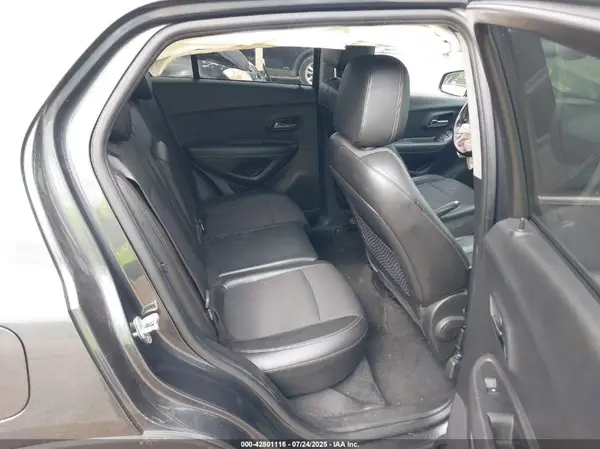 KL7CJLSB6JB667944 2018 CHEVROLET TRAX - Image 8