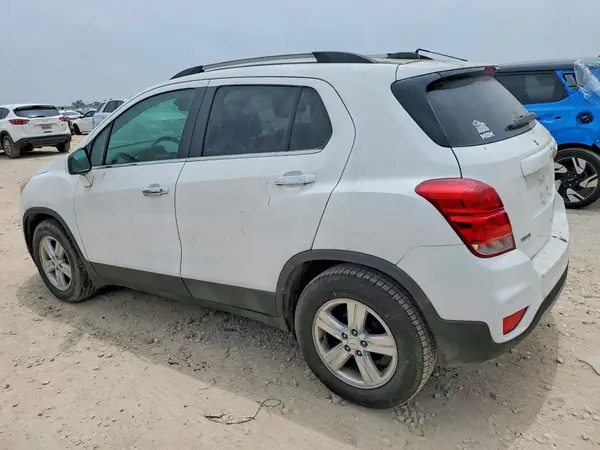 KL7CJLSB6JB675803 2018 CHEVROLET TRAX - Image 2